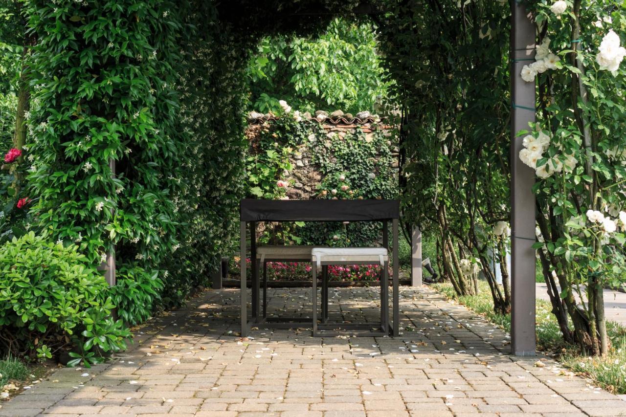 B&B A Ca' Minore Franciacorta Passirano Exterior photo
